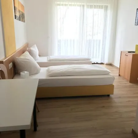 Landgasthof Felsenkeller Estalagem Dinkelsbühl