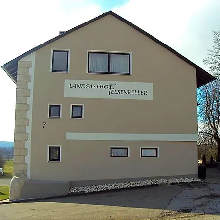 Landgasthof Felsenkeller *